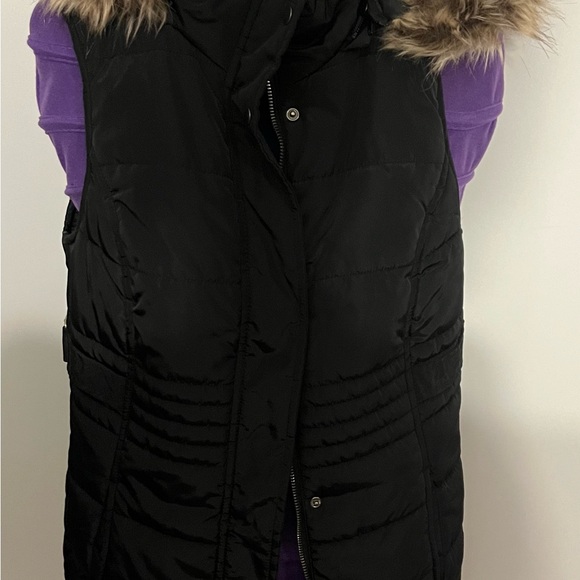 Maurices Long Hooded Puffer Vest NWOT - Picture 2 of 6